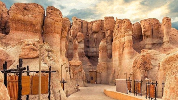Discover Al Qarah Mountain: A UNESCO World Heritage Site
