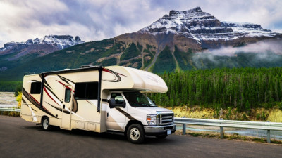 Exploring the Pros and Cons of Class C Motorhome